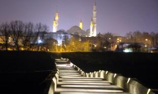 Edirne'de tarihi 2 köprü, 'güneş enerjisi' ile aydınlatılmaya başlandı