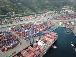 Geminin çarptığı liman işletmesinden açıklama: Operasyonlarımız kesintisiz devam etmektedir