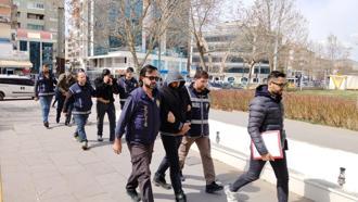 Kırşehir'de 11 kaçak göçmen ile 3 organizatör yakalandı
