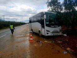 İşçi servis midibüsüyle TIR çarpıştı: 8 yaralı