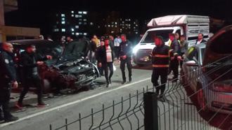Siirt'te 6 araç zincirleme kazaya karıştı