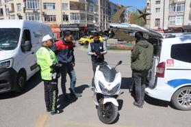 Keşan’da polis, motosiklet sürücülerini denetledi