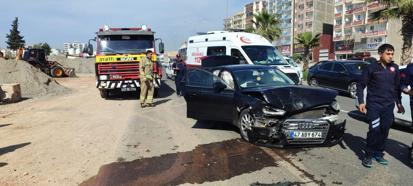 Mardin'de otomobiller çarpıştı: 1 yaralı