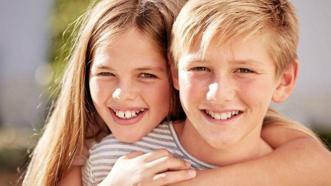 Kardeşler arası kıyaslama çocukları etkiliyor! Kalıcı hasar bırakabilir