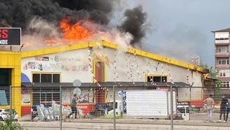 Kocaeli'de markette korkutan yangın