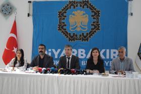 Diyarbakır Büyükşehir Belediyesi Eş Başkanı Küçük: Belediyemizin borcu 2 milyar 438 milyon Türk lirası