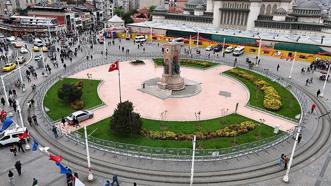 Demir bariyerlerle kapatılan Taksim Meydanı görüntülendi