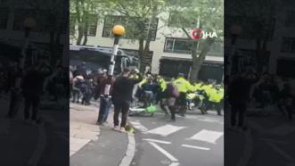 İngiltere'de protestocular ile polisler karşı karşıya! Göçmenlerin nakli ortalığı karıştı