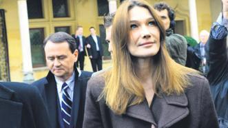 Carla Bruni eşi nedeniyle sorgulandı