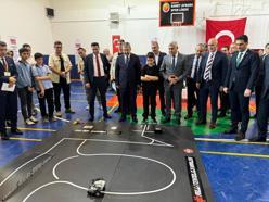 Osmaniye’de öğrencilerin hazırladığı robotlar yarıştı