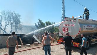 Kozan'da ev yandı