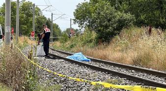 Feci son! Trenin çarptığı çapa motorundaki kadın hayatını kaybetti