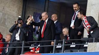 Cumhurbaşkanı Erdoğan, Berlin Olimpiyat Stadına geldi ve millileri yalnız bırakmadı