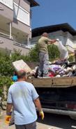 Aydın'da kötü koku yayılan evden 6 kamyon çöp çıktı