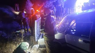 Mardin'de kontrolden çıkarak şarampole devrilen otomobildeki 3 kişi yaralandı