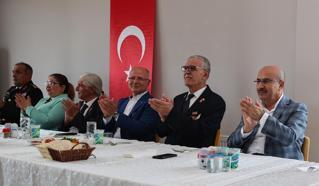 Vali Mahmut Demirtaş, Kıbrıs gazileri ile öğle yemeğinde bir araya geldi.