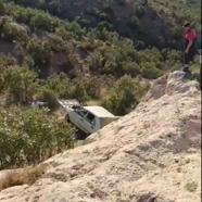 Mardin'de takla atan otomobildeki 4 kişi yaralandı