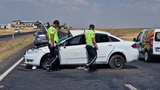 Diyarbakır'da otomobil takla attı: 6 yaralı