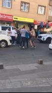 Pendik'te trafikte tekme tokat yol verme kavgası kamerada