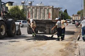 Ceyhan Belediyesi'nden yol ve kaldırım onarım seferberliği