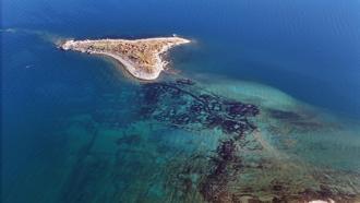 Van Gölü'nde çekilme; eski yerleşim alanları dronla görüntülendi