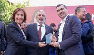 Askıda Yemek uygulamasına bağış yapanlara plaketli teşekkür