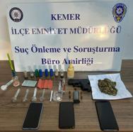 Kemer'de uyuşturucu operasyonu