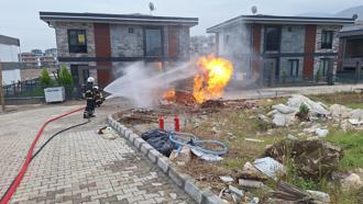 İş makinesi doğal gaz borusunu deldi; yangın çıktı