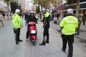 Trafiğe kapalı caddede motosiklet ve elektrikli bisikletle gezenlere ceza