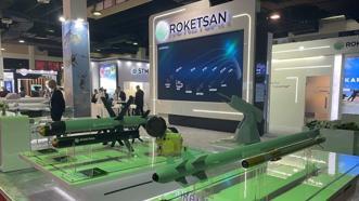 Roketsan son teknolojiye sahip sistemlerini Pakistan'da sergiliyor