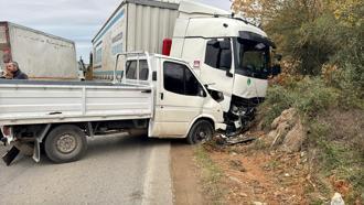 Kocaeli'de zincirleme trafik kazasında 3 kişi yaralandı