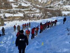 Tunceli’de, jandarma ekiplerine çığ eğitimi