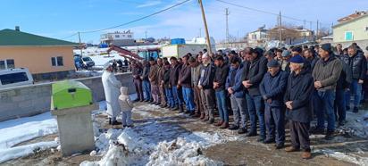 Öğrenci servis midibüsüyle otomobilin çarpıştığı kazada yaralanmıştı, kurtarılamadı (2)