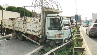 İstanbul - Esenyurt'ta zincirleme kaza: 4'ü çocuk 8 yaralı