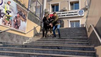 Sosyal medyadan müstehcen yayın yapan kadın tutuklandı, eşi serbest