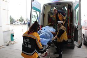 Kardeşi ile yeğenini bıçaklayıp polise teslim oldu