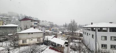 Adana’nın yüksek kesimlerine kar yağdı