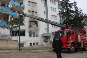 Tokat'ta apartman yangını; 12 kişi dumandan etkilendi