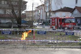 Metan gazından çıktığı değerlendirilen yangın, kontrollü olarak 2 gündür sürüyor