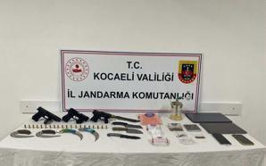 Dilovası'nda 796 ecstasy hap ele geçirildi