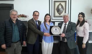 Çay'da vergi rekortmenlerine plaket