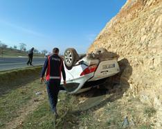Mardin'de, takla atan otomobilin sürücüsü yaralandı