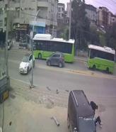 Kazada savrulan araç, yayaya çarptı: 2 yaralı