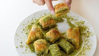 Bayramda kalpte huzur, sofrada denge! Mideyi yormamanın bir formül var