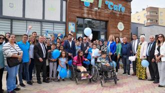 Tarsus’ta otizm farkındalığı, renkli etkinlikle kutlandı