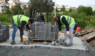 Kuşadası'nda üstyapı yatırımları sürüyor