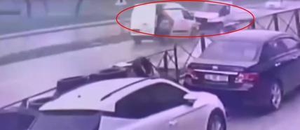 Kamyonet, refüjü aşıp minibüse çarptı; 1'i ağır, 2 yaralı