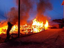 Bursa'da samanlık alev alev yandı