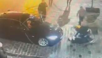 Derbi Öncesi Taksim'de Bıçaklı Kavga: O Anlar Kamerada