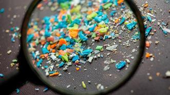 Felç geçiren hastaların damarlarını tıkayan plaklarda yüksek düzeyde mikroplastik bulundu